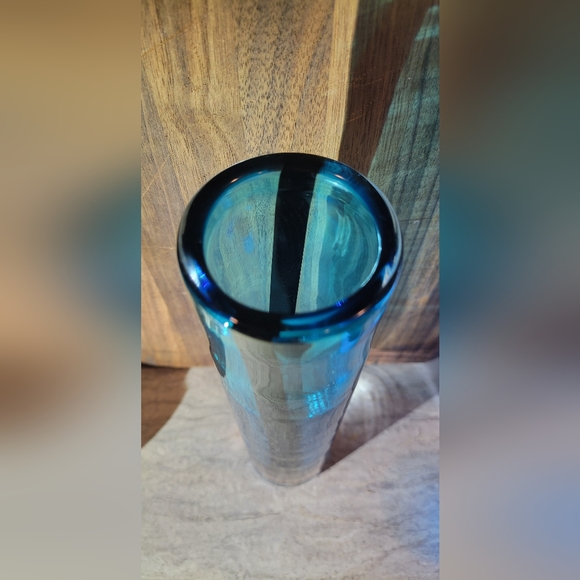 Tall Cylindrical Blue Vase Gorgeous Clarity Beautiful Crafted Design - Picture 4 of 5